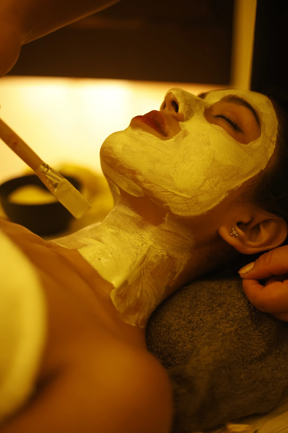 Facial treatment and face massage at Verosha spa in Pune